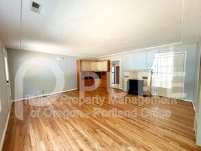 8506 SE Mill St in Portland, OR - Building Photo - Building Photo