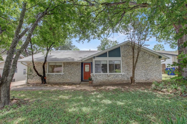 property at 705 Huntingdon Pl