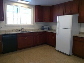 439 N Claremont St, Unit Apt 1 in San Mateo, CA - Building Photo - Building Photo