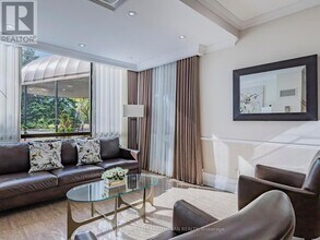 40 Harding Blvd W in Richmond Hill, ON - Building Photo - Building Photo