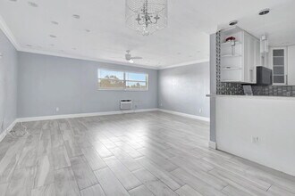 810 Lake Shore Dr in West Palm Beach, FL - Building Photo - Building Photo
