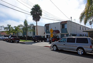 Brooks Apartments in Oceanside, CA - Building Photo - Building Photo