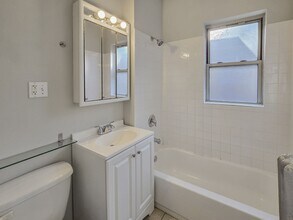 1932 W Winona St, Unit 3 in Chicago, IL - Foto de edificio - Building Photo