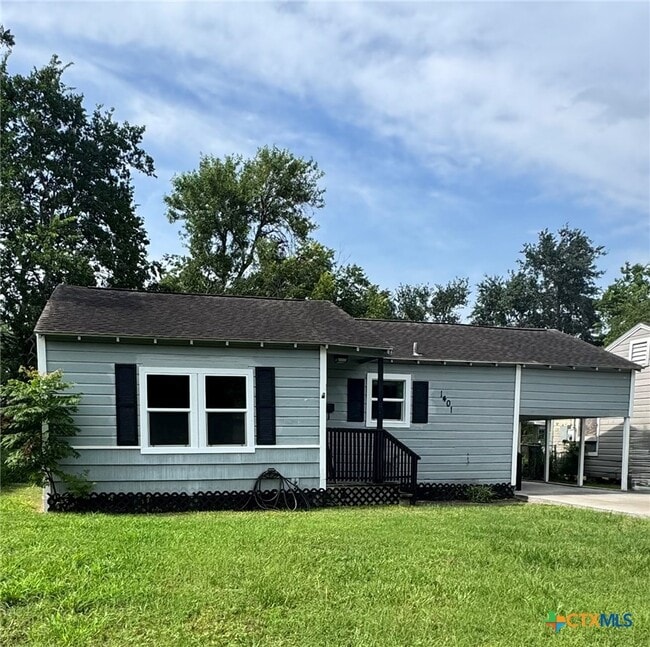 property at 1401 E Mimosa Ave