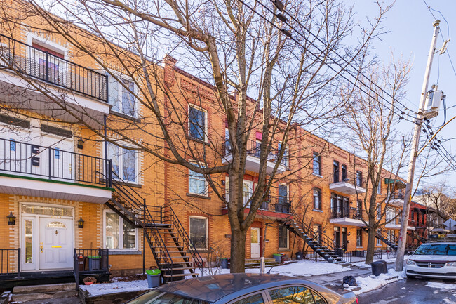 2364-2374 Chapleau St in Montréal, QC - Building Photo - Primary Photo