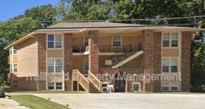 1100 N Noland Rd in Independence, MO - Building Photo - Building Photo