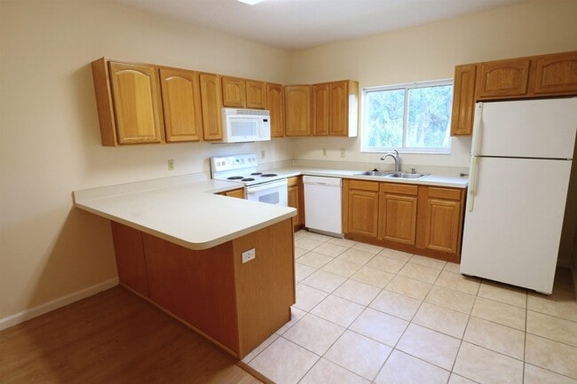 825 Anastasia Blvd in St. Augustine, FL - Building Photo - Building Photo