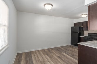 Madison Manor Apartments in Jenkintown, PA - Building Photo - Interior Photo