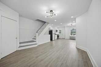 5818 Angora Terrace in Philadelphia, PA - Building Photo - Building Photo