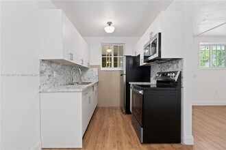 160 NE 55th St in Miami, FL - Building Photo - Building Photo