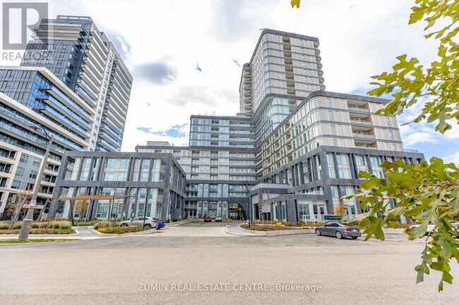 3240 William Coltson Ave in Oakville, ON - Building Photo - Building Photo