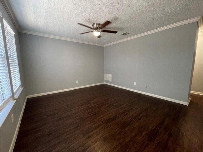 1111 Sunrise Rd in Round Rock, TX - Building Photo - Building Photo