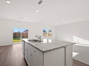 608 Craven St in Montgomery, TX - Building Photo - Building Photo