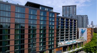 1380 W Randolph St, Unit 725 in Chicago, IL - Building Photo