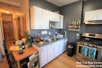 76 Mozart St, Unit 74 #3 in Boston, MA - Foto de edificio - Building Photo
