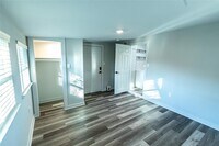 102 Marsden St photo'