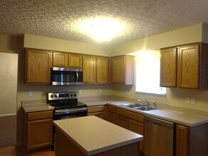 1124 Waterview Ct in Blacklick, OH - Building Photo - Building Photo