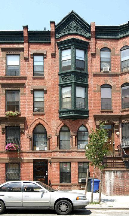 33 Bradhurst Ave in New York, NY - Building Photo