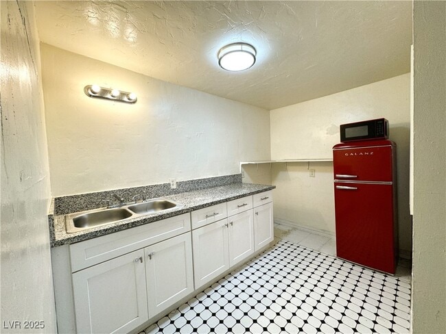 property at 1871 Shadow Mountain Pl