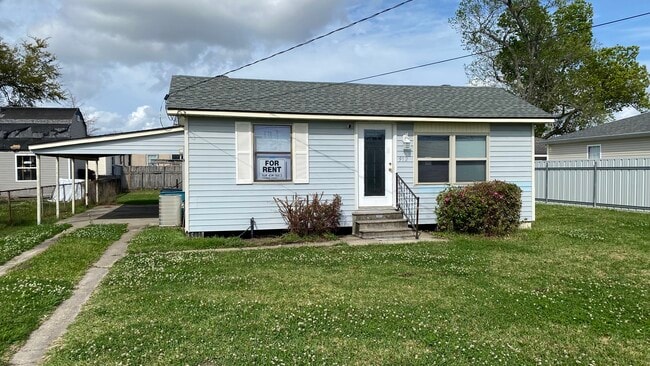 property at 912 Eighth St