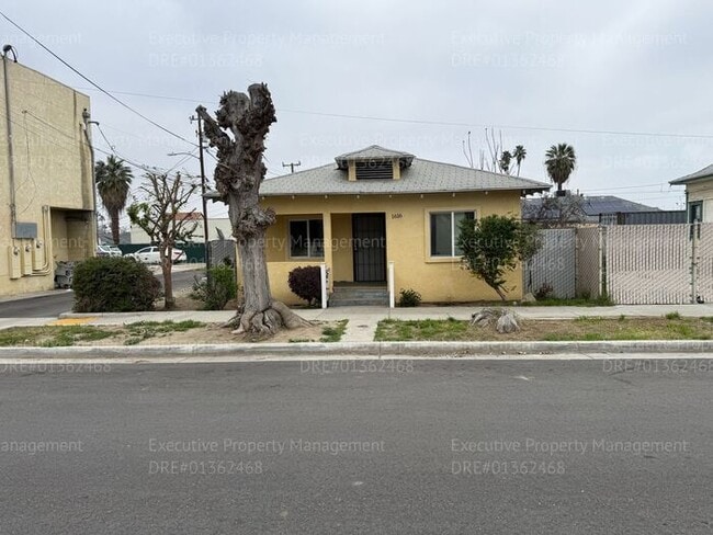 1616 10th St in Bakersfield, CA - Building Photo - Building Photo