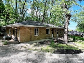 112 Oakdale Ave in East Peoria, IL - Building Photo - Building Photo