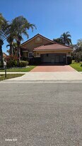 12390 Summer Springs Dr in Boynton Beach, FL - Building Photo