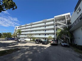 7561 NW 16th St in Plantation, FL - Building Photo