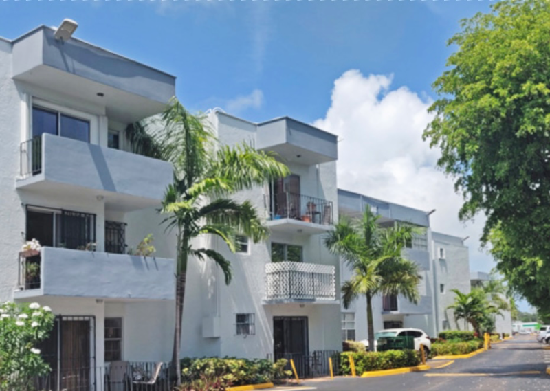 2498 SW 17th Ave in Miami, FL - Building Photo