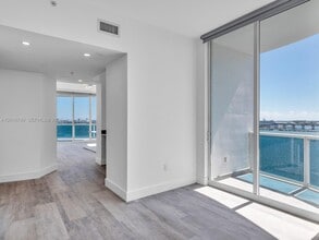 725 NE 22nd St in Miami, FL - Building Photo - Building Photo