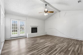 125 N Jessup St in Alvarado, TX - Building Photo - Building Photo