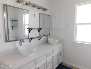 617 Colchester Dr in El Paso, TX - Building Photo - Building Photo