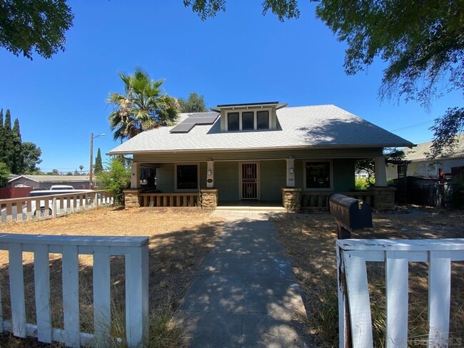 property at 208 W 7th Ave