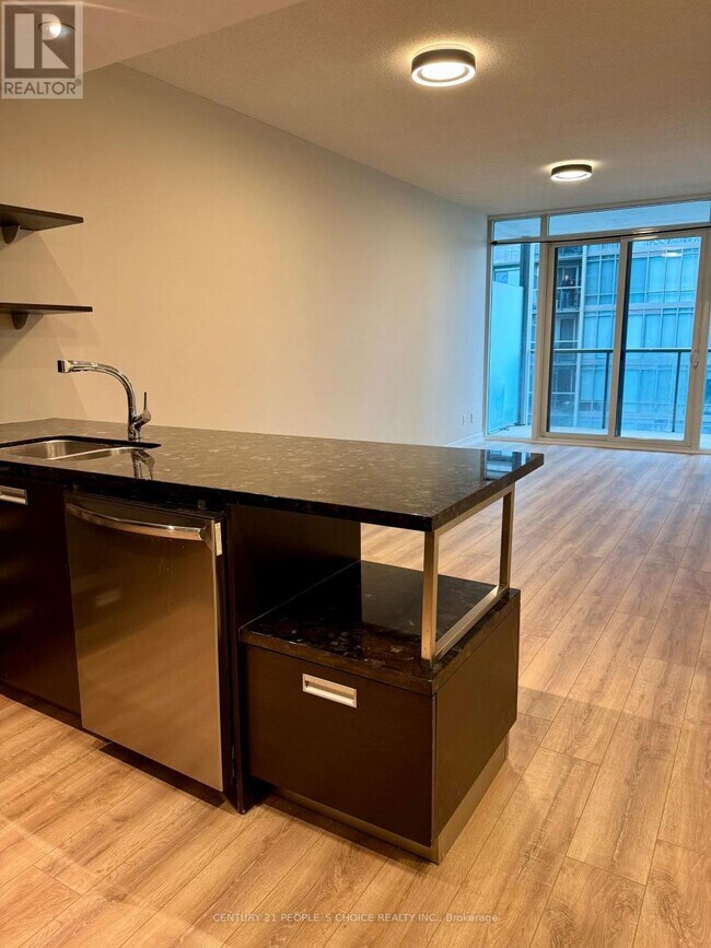 88 Park Lawn Rd in Toronto, ON - Building Photo - Building Photo