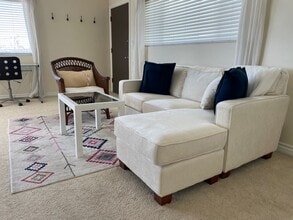 124 45th St, Unit A in Manhattan Beach, CA - Building Photo - Building Photo