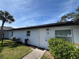 5807 Erin Ln S in St. Petersburg, FL - Building Photo