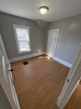 815 W 1st St in Waterloo, IA - Building Photo - Building Photo