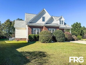 2426 Pinetops Dr in Winterville, NC - Building Photo - Building Photo