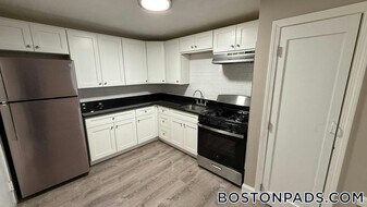 6 Henry Terrace in Worcester, MA - Building Photo