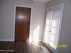 11007 Walbridge Ct in Louisville, KY - Building Photo - Building Photo