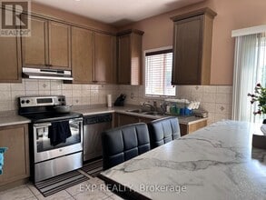 60 Oranmore Crescent in Brampton, ON - Building Photo - Building Photo