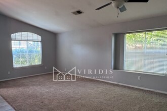 10014 Brookline Woods Dr in Bakersfield, CA - Building Photo - Building Photo