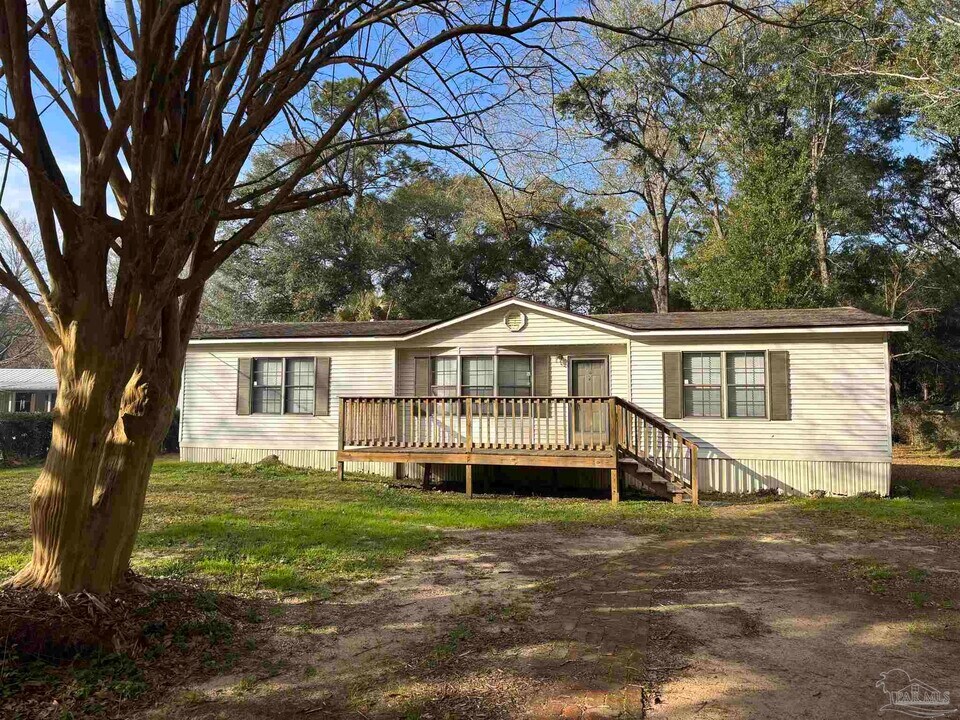 4008 Scottsdale Ave in Pace, FL - Building Photo