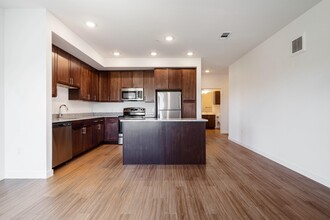The Ladybird -1033 in Austin, TX - Building Photo - Interior Photo