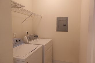 11750 Old Georgetown Rd, Unit 2318 in North Bethesda, MD - Foto de edificio - Building Photo