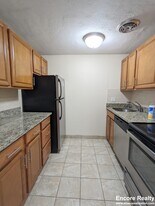 230 Babcock St, Unit 1F in Brookline, MA - Building Photo