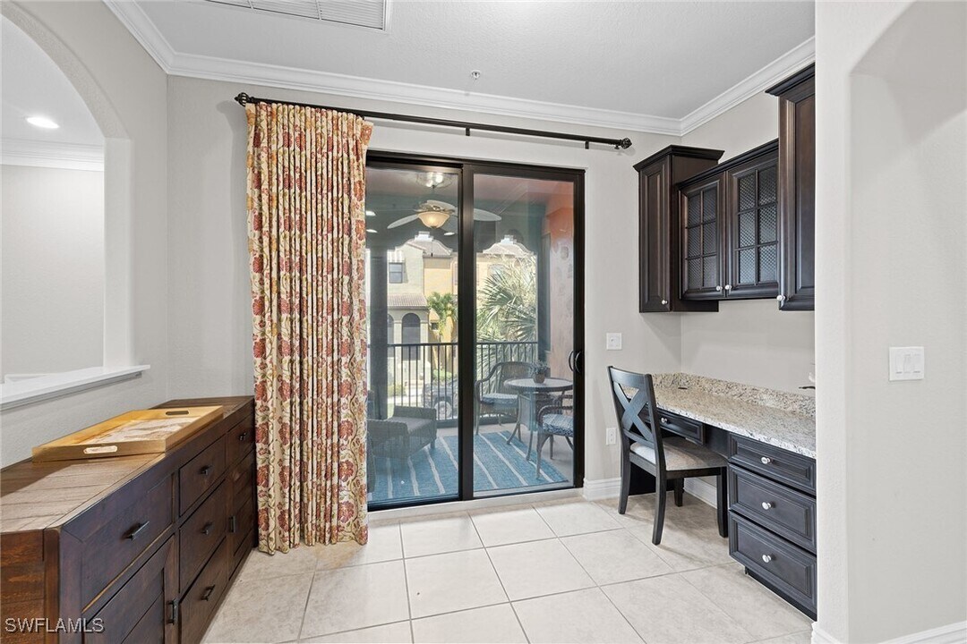 9066 Albion Ln N in Naples, FL - Foto de edificio