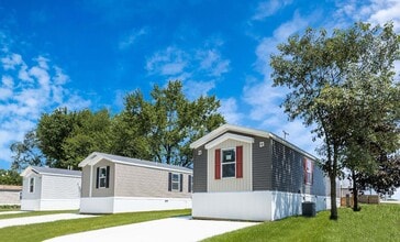 Delaware Acres in Muncie, IN - Foto de edificio - Building Photo
