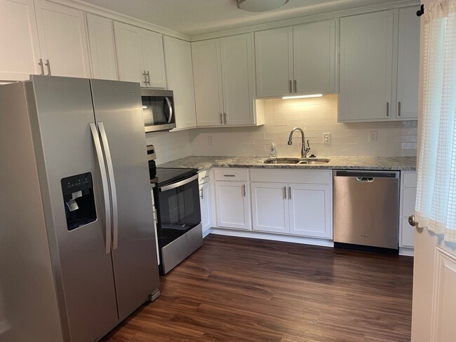property at 11632 S Williamsburg Dr