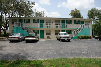 2739 Nassau St in Sarasota, FL - Foto de edificio - Building Photo